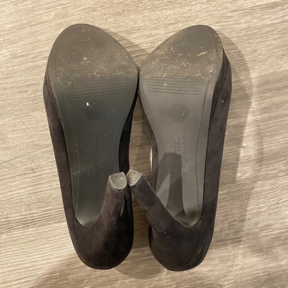 Zara Black Suede Pumps - Picture 3 of 3